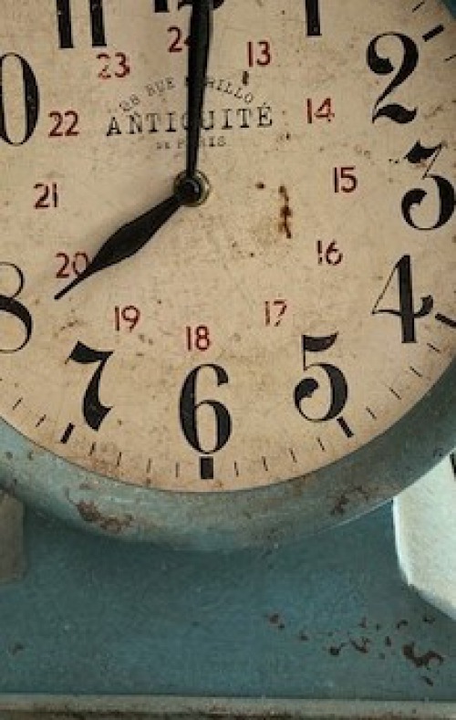  Uhr Rue Morillo