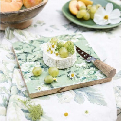 Schneidebrettchen und Messer Grünes Bouquet